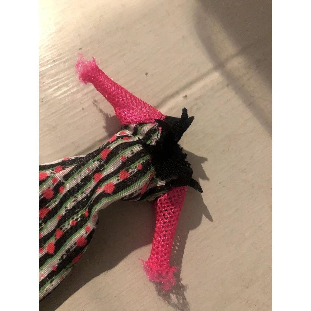 Monster High Doll Ghoulia‎ Yelps Roller Maze Pink Black White Striped Dress